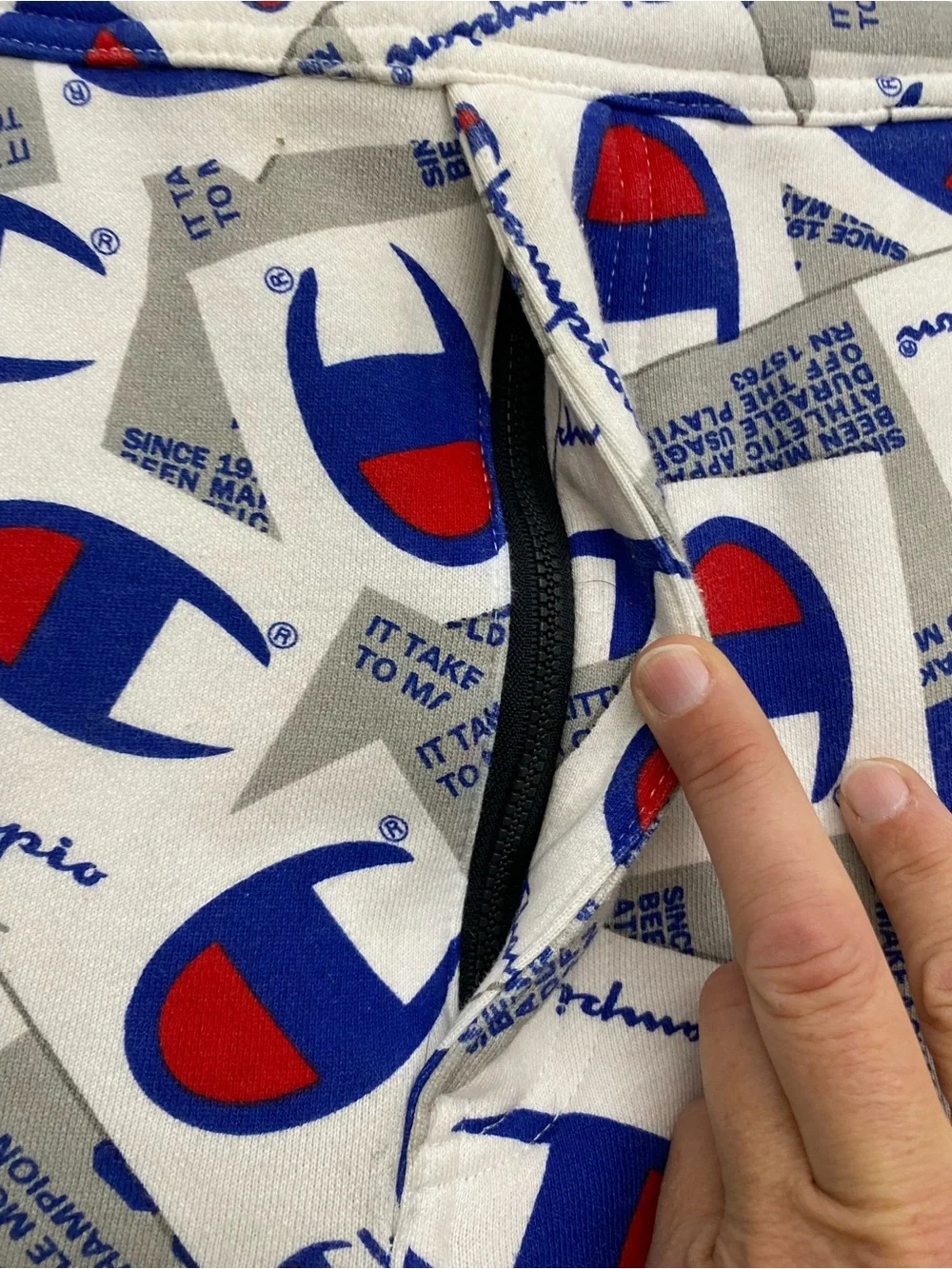 Champion Super Fleece 3.0 Overall an all-over jock tag print unisex size M - Picture 8 of 14